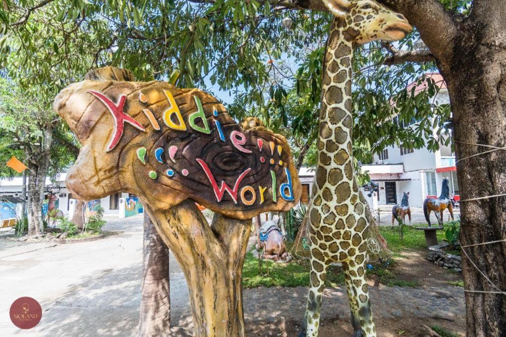 Quezon Premier Hotel - Candelaria Candelaria  Ngoại thất bức ảnh