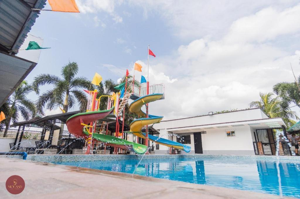 Quezon Premier Hotel - Candelaria Candelaria  Ngoại thất bức ảnh