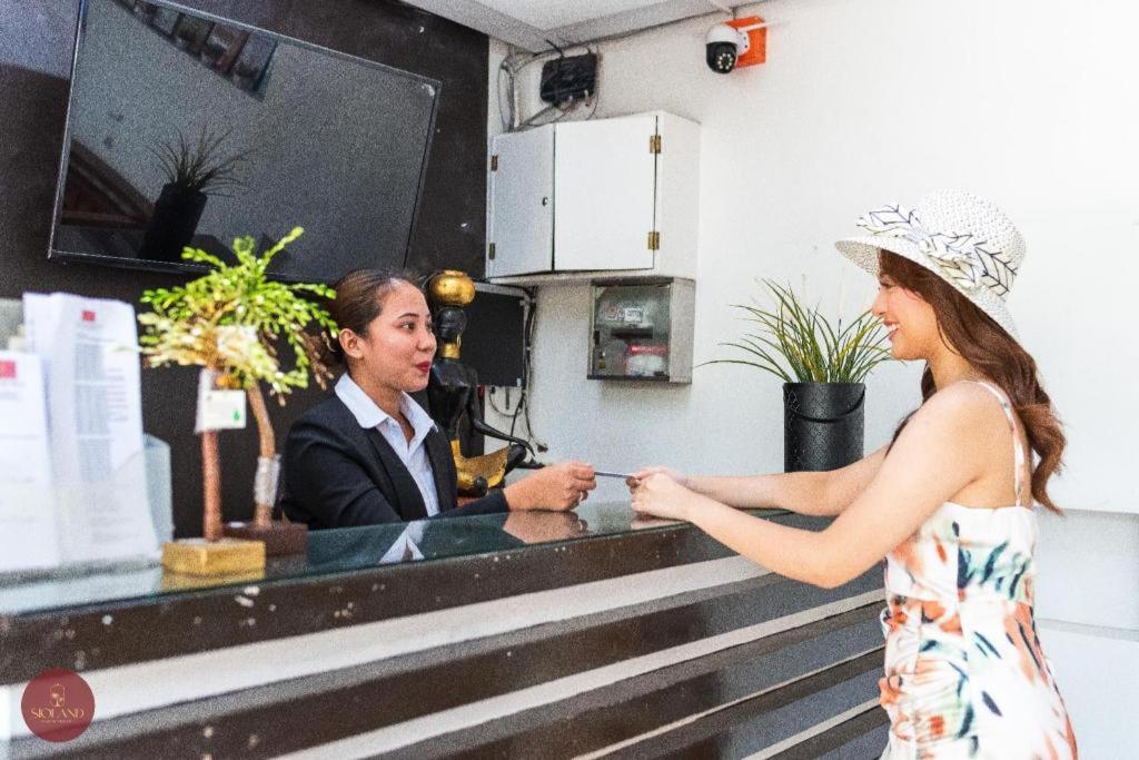 Quezon Premier Hotel - Candelaria Candelaria  Ngoại thất bức ảnh