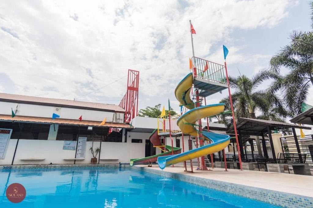 Quezon Premier Hotel - Candelaria Candelaria  Ngoại thất bức ảnh