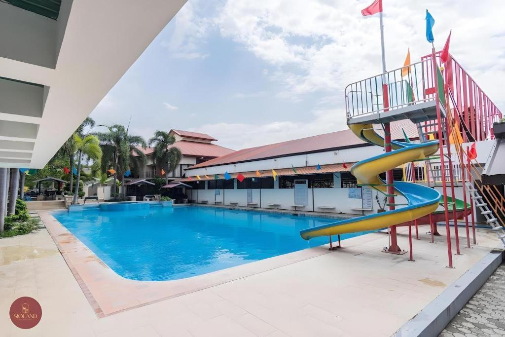 Quezon Premier Hotel - Candelaria Candelaria  Ngoại thất bức ảnh