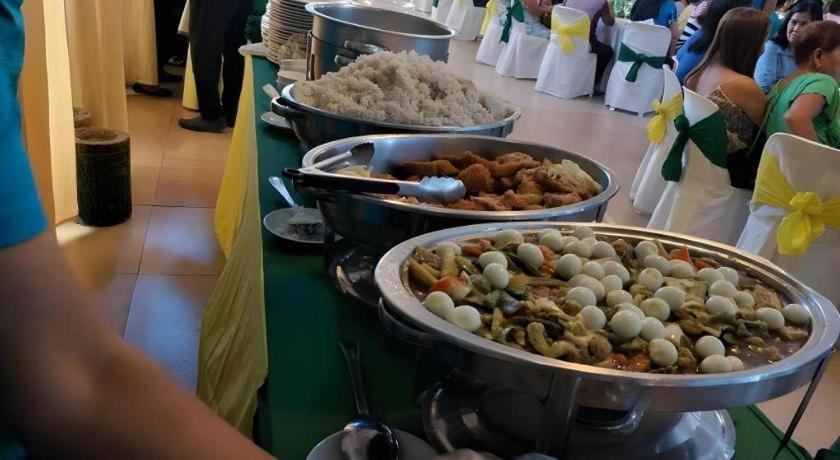 Quezon Premier Hotel - Candelaria Candelaria  Ngoại thất bức ảnh