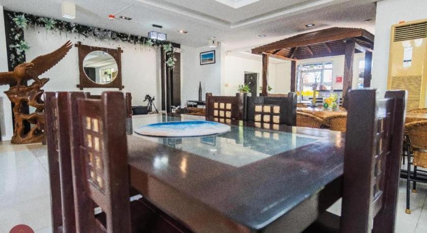 Quezon Premier Hotel - Candelaria Candelaria  Ngoại thất bức ảnh