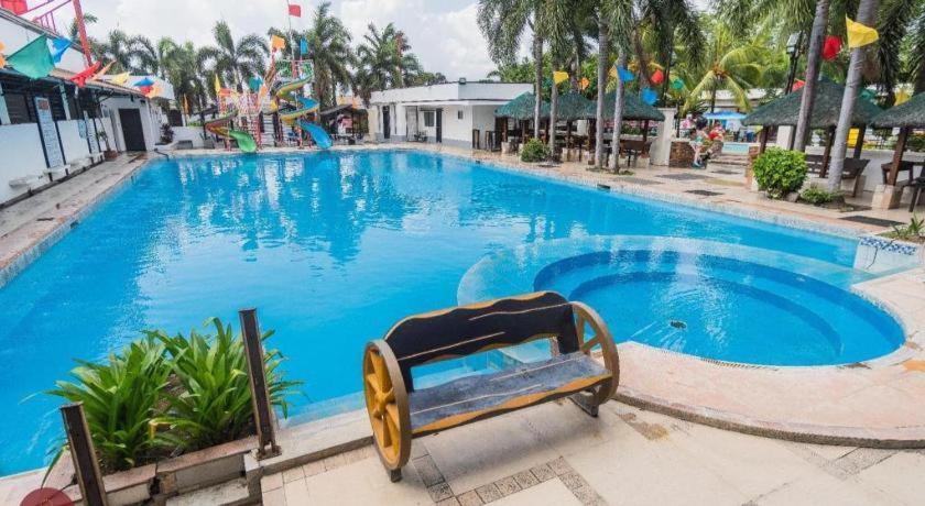 Quezon Premier Hotel - Candelaria Candelaria  Ngoại thất bức ảnh