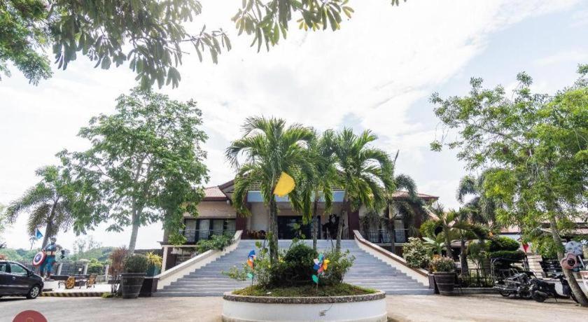 Quezon Premier Hotel - Candelaria Candelaria  Ngoại thất bức ảnh