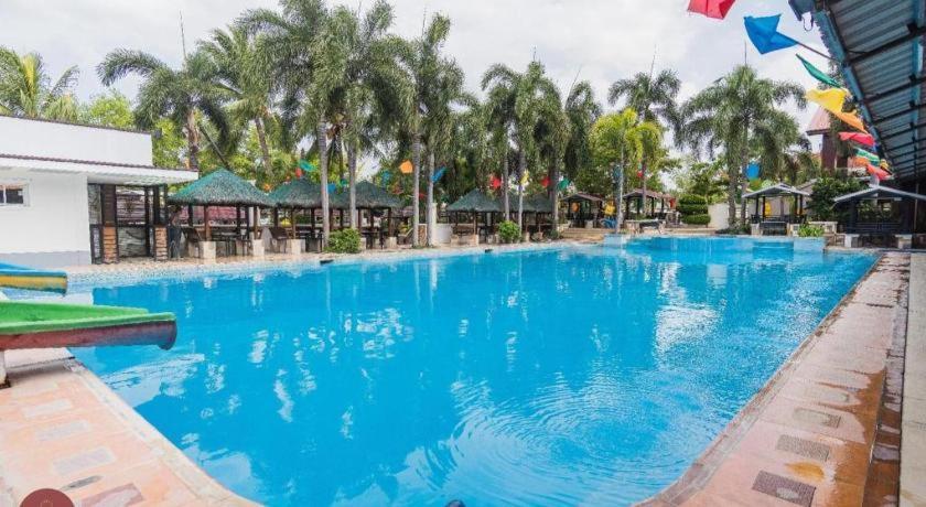 Quezon Premier Hotel - Candelaria Candelaria  Ngoại thất bức ảnh