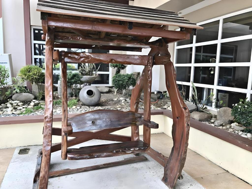 Quezon Premier Hotel - Candelaria Candelaria  Ngoại thất bức ảnh