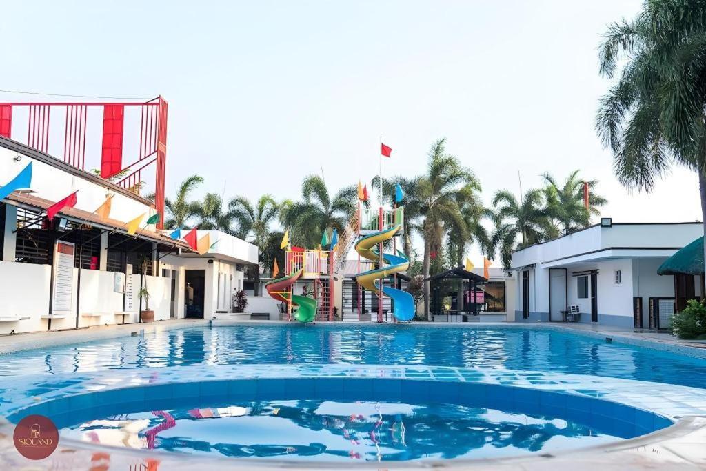 Quezon Premier Hotel - Candelaria Candelaria  Ngoại thất bức ảnh