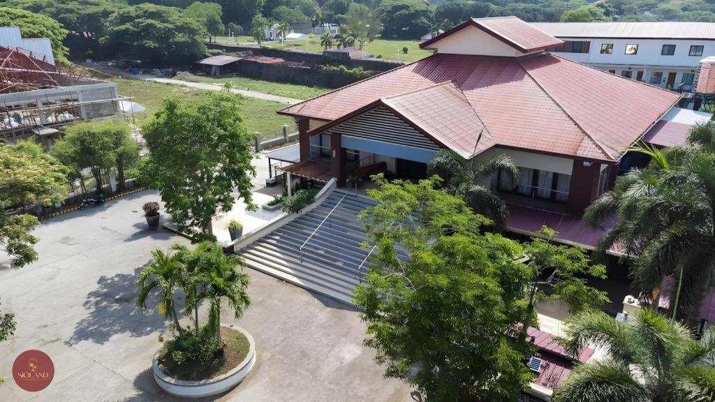 Quezon Premier Hotel - Candelaria Candelaria  Ngoại thất bức ảnh